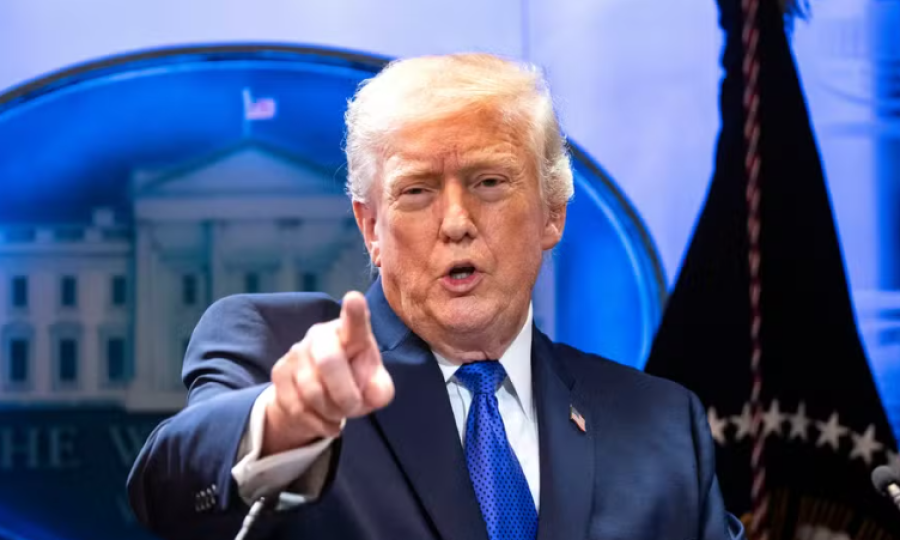 EUA enfrentam debate sobre cenário econômico enquanto Trump declara reviravolta positiva