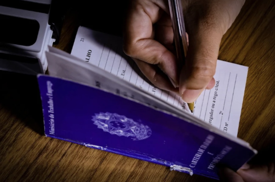 Agências do Trabalhador do DF abrem 501 vagas nesta quarta; salários chegam a R$ 3 mil