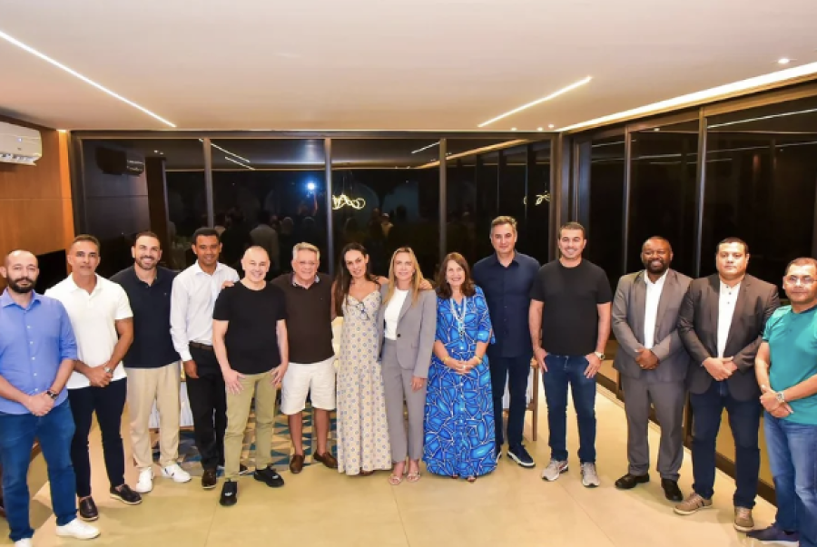 Celina reúne lideranças e consolida apoio de 12 partidos no DF