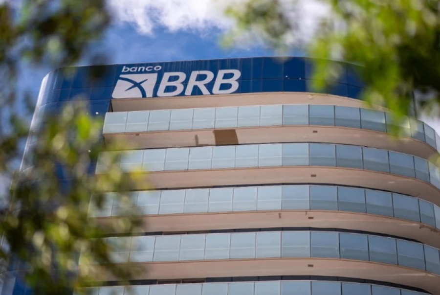 Celina retira Serrinha e Saúde de lei de capitalização do BRB no DF