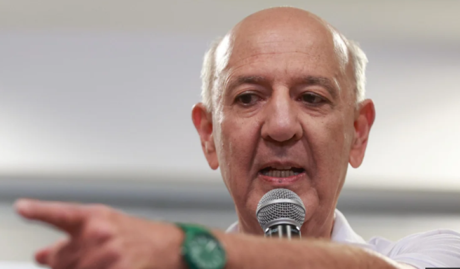 Arruda pode seguir em campanha mesmo após TRE-DF indeferir registro eleitoral