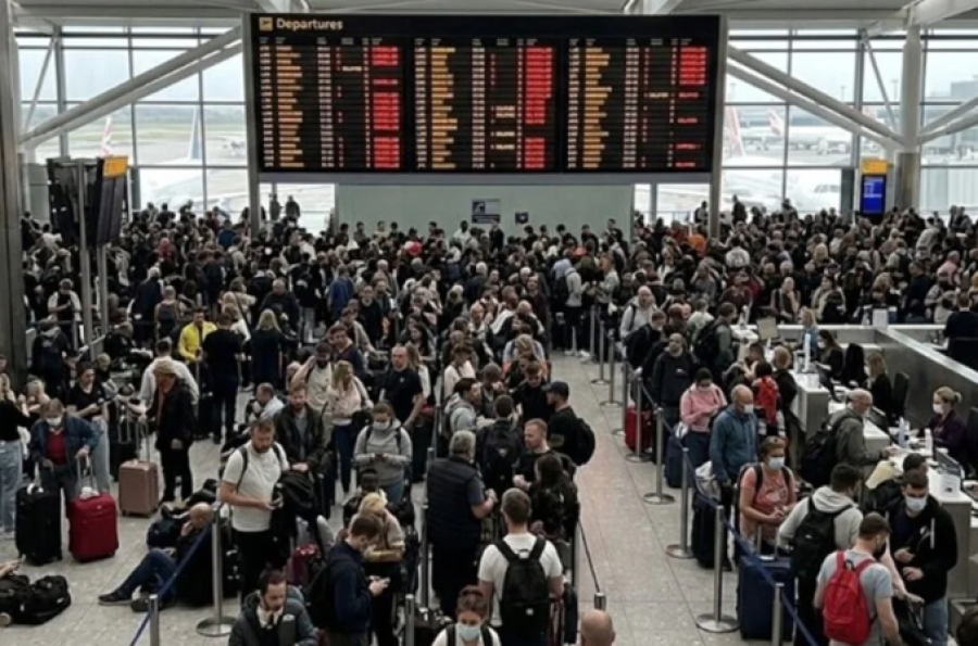 Caos aéreo no Reino Unido cancela voos e afeta milhares de passageiros